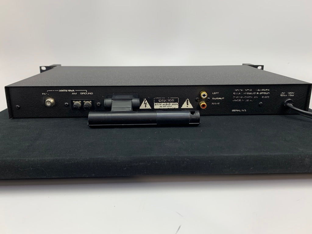 SUMO AURORA AM/FM DIGITAL TUNER W/RACK HANDLES